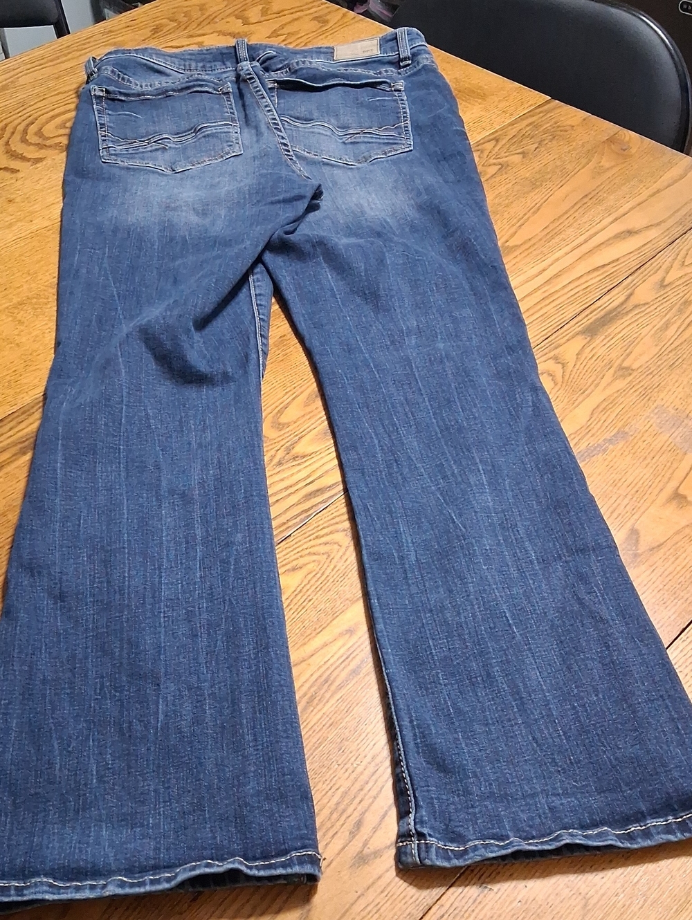 BKE Jeans Womens 32 X 31.50  BLUE PAYTON BOOTCUT KICK BOOT CUT MID RISE Used - Picture 6 of 6